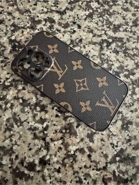 Source Unknown Brown Monogram Pattern Phone Case 15 Pro